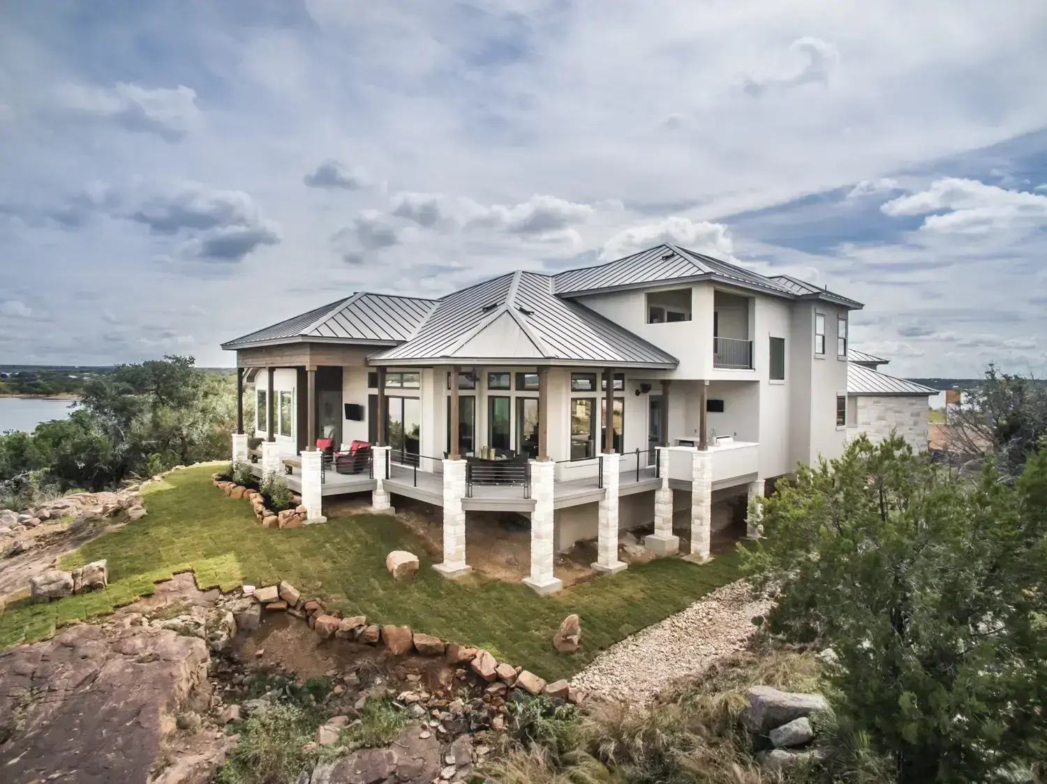 Peninsula Estate by Showcase Builders
